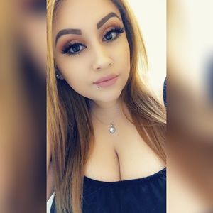 Meet your Posher, Raquel